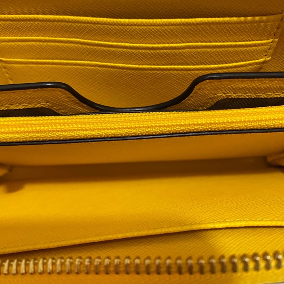 Michael Kors Jet Set Flat Multifunction Phone Case Leather Wristlet - Marigold - Picture 3 of 5